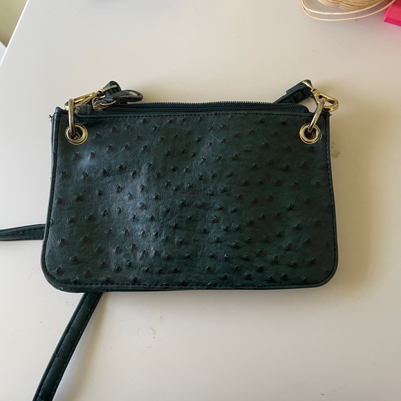 London Fog Crossbody Bag - Picture 6 of 7